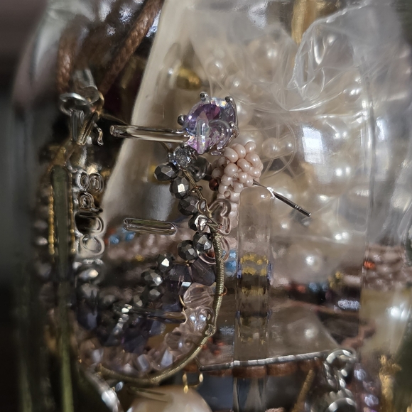 Glass Jar with Assorted Jewelry Storage - Picture 4 of 4